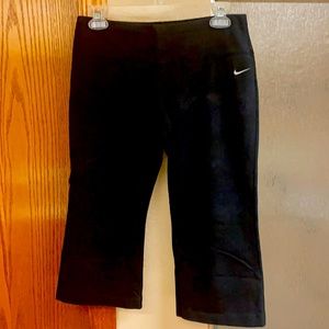 Women’s Nike Dry Fit Capri workout pants.